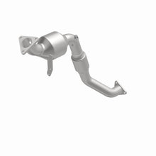Load image into Gallery viewer, MagnaFlow Exhaust Products 5582585 California CARB Direct-Fit Catalytic Converter for Select Audi Q7, Volkswagen Touareg