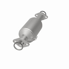 Load image into Gallery viewer, MagnaFlow Exhaust Products 3391895 California CARB Direct-Fit Catalytic Converter for Select Toyota Pickup