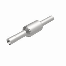 Load image into Gallery viewer, MagnaFlow Exhaust Products 3391474 California CARB Direct-Fit Catalytic Converter for Select Chevrolet Astro, Chevrolet C1500, Chevrolet C2500, Chevrolet K1500, Chevrolet K2500, GMC C1500, GMC C2500, GMC K1500, GMC K2500, GMC Safari