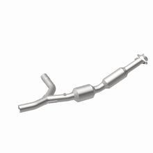 Load image into Gallery viewer, MagnaFlow Exhaust Products 5582310 California CARB Direct-Fit Catalytic Converter for Select Ford E-150, Ford E-250