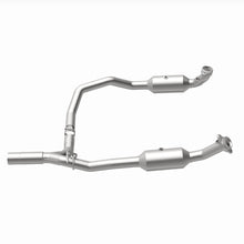 Load image into Gallery viewer, MagnaFlow Exhaust Products 280014 OEM Grade Direct-Fit Catalytic Converter for Select Ford E-350 Super Duty, Ford E-450 Super Duty