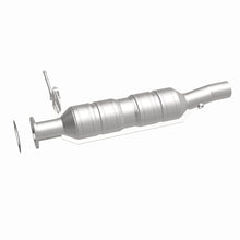 Load image into Gallery viewer, MagnaFlow Exhaust Products 52228 OEM Grade Direct-Fit Catalytic Converter for Select Ford E-350 Super Duty, Ford E-450 Super Duty, Ford F-250, Ford F-250 Super Duty, Ford F-350 Super Duty, Ford F-450 Super Duty, Ford F-550 Super Duty