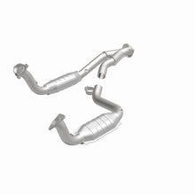 Load image into Gallery viewer, MagnaFlow Exhaust Products 4451640 California CARB Direct-Fit Catalytic Converter for Select Chevrolet SSR