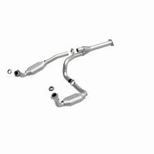 Load image into Gallery viewer, MagnaFlow Exhaust Products 51510 OEM Grade Direct-Fit Catalytic Converter for Select Chevrolet Express 1500, GMC Savana