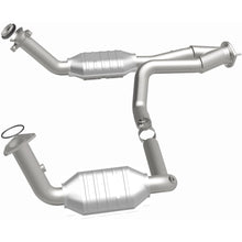 Load image into Gallery viewer, MagnaFlow Exhaust Products 51097 OEM Grade Direct-Fit Catalytic Converter for Select Cadillac Escalade, Chevrolet Avalanche 1500, Chevrolet Silverado 1500, Chevrolet Silverado Classic, Chevrolet Silverado 2500, Chevrolet Suburban 1500, Chevrolet Tahoe,