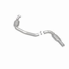 Load image into Gallery viewer, MagnaFlow Exhaust Products 5582524 California CARB Direct-Fit Catalytic Converter for Select Chevrolet Express 2500, Chevrolet Express 3500, GMC Savana 2500, GMC Savana