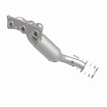 Load image into Gallery viewer, MagnaFlow Exhaust Products 5531226 California CARB Manifold Catalytic Converter for Select BMW 528i, BMW 528i xDrive, BMW 528xi