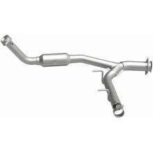 Load image into Gallery viewer, MagnaFlow Exhaust Products 4651411 California CARB Direct-Fit Catalytic Converter for Select Ford Expedition