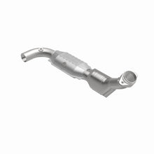 Load image into Gallery viewer, MagnaFlow Exhaust Products 447177 California CARB Direct-Fit Catalytic Converter for Select Ford E-150 Econoline, Ford E-150 Econoline Club Wagon, Ford Expedition, Ford F-150, Ford F-250