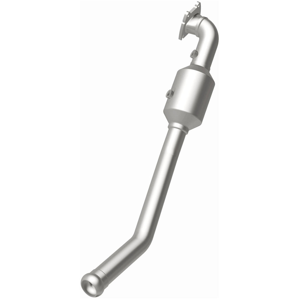 MagnaFlow Exhaust Products 21-251 OEM Grade Direct-Fit Catalytic Converter for Select Dodge Durango, Jeep Grand Cherokee