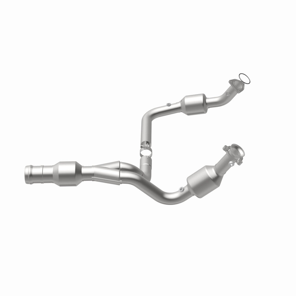 MagnaFlow Exhaust Products 5582616 California CARB Direct-Fit Catalytic Converter for Select Cadillac Escalade, Cadillac Escalade ESV, Cadillac Escalade EXT, Chevrolet Silverado 1500, GMC Sierra 1500, GMC Yukon, GMC Yukon XL