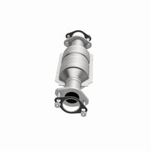 Load image into Gallery viewer, MagnaFlow Exhaust Products 5571469 California CARB Direct-Fit Catalytic Converter for Select Chevrolet Aveo, Chevrolet Aveo5, Pontiac G3