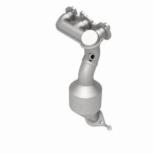 Load image into Gallery viewer, MagnaFlow Exhaust Products 51540 OEM Grade Manifold Catalytic Converter for Select Toyota Highlander
