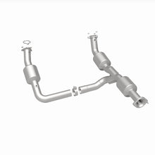 Load image into Gallery viewer, MagnaFlow Exhaust Products 280210 OEM Grade Direct-Fit Catalytic Converter for Select Chevrolet Express 2500, Chevrolet Express 3500, GMC Savana 2500, GMC Savana