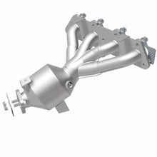 Load image into Gallery viewer, MagnaFlow Exhaust Products 6511429 California CARB Manifold Catalytic Converter for Select Kia Soul