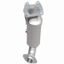 Load image into Gallery viewer, MagnaFlow Exhaust Products 5551120 California CARB Manifold Catalytic Converter for Select Chrysler Town &amp; Country, Dodge Grand Caravan, Dodge Journey, Ram C/V, Volkswagen Routan