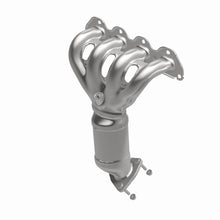 Load image into Gallery viewer, MagnaFlow Exhaust Products 5531062 California CARB Manifold Catalytic Converter for Select Chevrolet Aveo, Chevrolet Aveo5, Pontiac G3