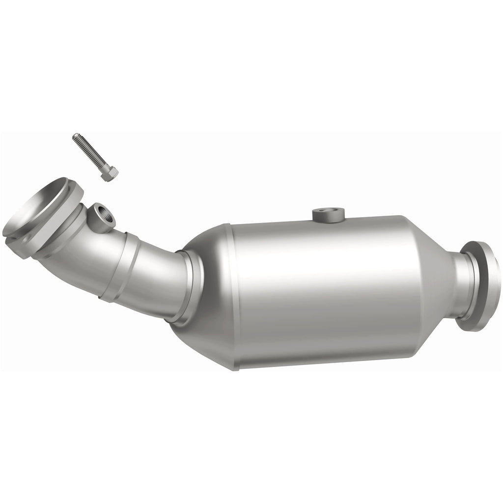 MagnaFlow Exhaust Products 21-681 OEM Grade Direct-Fit Catalytic Converter for Select Mercedes-Benz C400, Mercedes-Benz C43 AMG, Mercedes-Benz C450 AMG, Mercedes-Benz E43 AMG, Mercedes-Benz E450, Mercedes-Benz GLC43 AMG