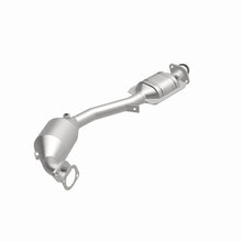 Load image into Gallery viewer, MagnaFlow Exhaust Products 5481622 California CARB Direct-Fit Catalytic Converter for Select Subaru Outback