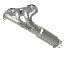 Load image into Gallery viewer, MagnaFlow Exhaust Products 5582596 California CARB Manifold Catalytic Converter for Select Nissan Frontier, Suzuki Equator