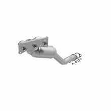 Load image into Gallery viewer, MagnaFlow Exhaust Products 5631762 California CARB Manifold Catalytic Converter for Select BMW 128i, BMW 328i, BMW 328i xDrive, BMW 328xi