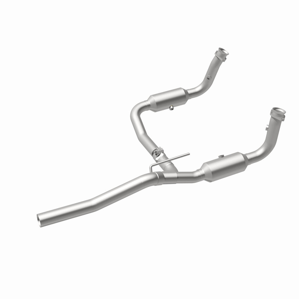 MagnaFlow Exhaust Products 52148 OEM Grade Direct-Fit Catalytic Converter for Select Dodge Nitro, Jeep Liberty