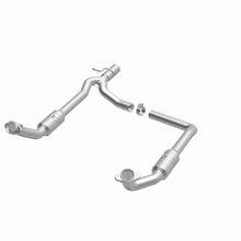 Load image into Gallery viewer, MagnaFlow Exhaust Products 52294 OEM Grade Direct-Fit Catalytic Converter for Select Ford E-150, Ford E-250, Ford E-350 Super Duty, Ford E-450 Super Duty