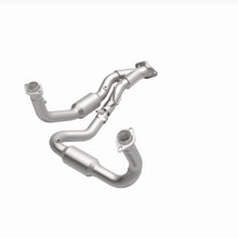 Load image into Gallery viewer, MagnaFlow Exhaust Products 4651686 California CARB Direct-Fit Catalytic Converter for Select Jeep Grand Cherokee