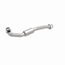 Load image into Gallery viewer, MagnaFlow Exhaust Products 52206 OEM Grade Direct-Fit Catalytic Converter for Select Toyota Highlander