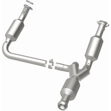 Load image into Gallery viewer, MagnaFlow Exhaust Products 5582578 California CARB Direct-Fit Catalytic Converter for Select Chevrolet Avalanche, Chevrolet Silverado 1500, Chevrolet Suburban 1500, Chevrolet Tahoe, GMC Sierra 1500, GMC Yukon, GMC Yukon XL