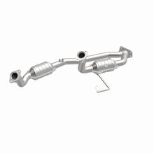 Load image into Gallery viewer, MagnaFlow Exhaust Products 49624 OEM Grade Direct-Fit Catalytic Converter for Select Ford Windstar