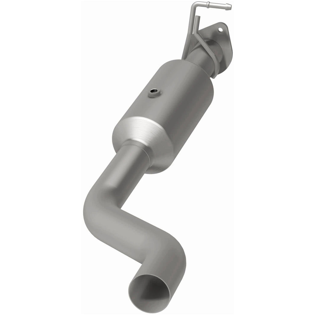 MagnaFlow Exhaust Products 280444 OEM Grade Direct-Fit Catalytic Converter for Select Ford F-650, Ford F-750