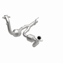 Load image into Gallery viewer, MagnaFlow Exhaust Products 23067 HM Grade Direct-Fit Catalytic Converter for Select Jeep Grand Cherokee