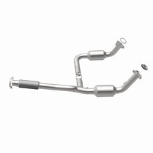 Load image into Gallery viewer, MagnaFlow Exhaust Products 4451172 California CARB Direct-Fit Catalytic Converter for Select Buick Rainier, Chevrolet Trailblazer EXT, GMC Envoy XL, Isuzu Ascender