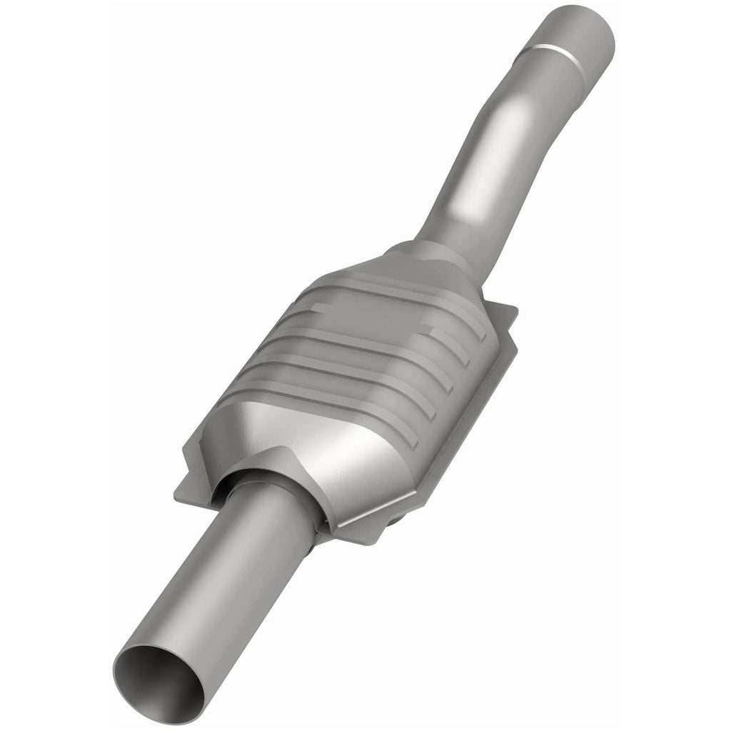 MagnaFlow Exhaust Products 51698 OEM Grade Direct-Fit Catalytic Converter for Select Jeep Grand Cherokee