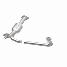 Load image into Gallery viewer, MagnaFlow Exhaust Products 3391482 California CARB Direct-Fit Catalytic Converter for Select Chevrolet G10, Chevrolet G20, Chevrolet G30, GMC G1500, GMC G2500, GMC G3500