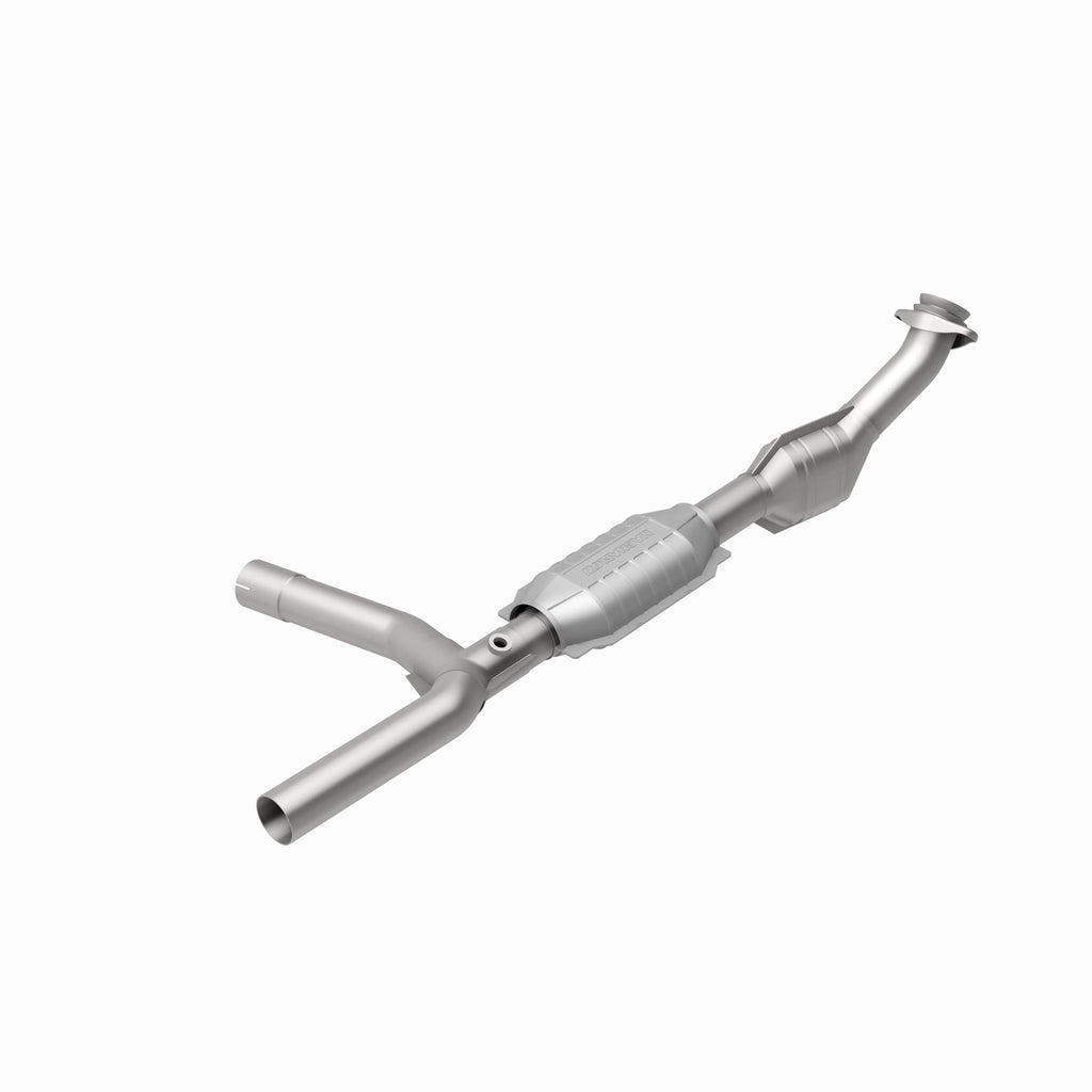 MagnaFlow Exhaust Products 447110 California CARB Direct-Fit Catalytic Converter for Select Ford E-150 Econoline, Ford E-150 Econoline Club Wagon