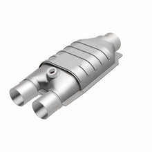 Load image into Gallery viewer, MagnaFlow Exhaust Products 3322037 California CARB Universal Catalytic Converter for Select Alfa Romeo 164, Alfa Romeo GTV-6, Alfa Romeo Milano, BMW 325i, BMW 325iX, BMW 325is, BMW 525iT, BMW 528e, BMW 528i, BMW 533i, BMW 535i, BMW 633CSi, BMW 635CSi,