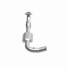Load image into Gallery viewer, MagnaFlow Exhaust Products 447156 California CARB Direct-Fit Catalytic Converter for Select Ford E-150 Econoline, Ford E-150 Econoline Club Wagon