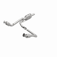 Load image into Gallery viewer, MagnaFlow Exhaust Products 447233 California CARB Direct-Fit Catalytic Converter for Select Dodge Ram 1500, Dodge Ram 2500, Dodge Ram