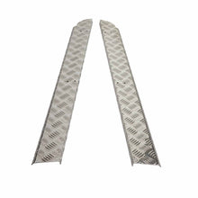 Load image into Gallery viewer, ARB 4432010 Deluxe Protection Step for Select Land Rover Discovery