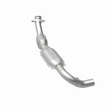 Load image into Gallery viewer, MagnaFlow Exhaust Products 447158 California CARB Direct-Fit Catalytic Converter for Select Ford E-150, Ford E-150 Club Wagon, Ford E-150 Econoline, Ford E-150 Econoline Club Wagon, Ford E-250, Ford E-250 Econoline