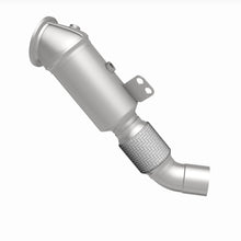 Load image into Gallery viewer, MagnaFlow Exhaust Products 6561549 California CARB Direct-Fit Catalytic Converter for Select BMW 340i, BMW 340i GT xDrive, BMW 340i xDrive, BMW 440i, BMW 440i Gran Coupe, BMW 440i xDrive, BMW 440i xDrive Gran Coupe, BMW 740i, BMW 740i xDrive