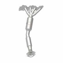 Load image into Gallery viewer, MagnaFlow Exhaust Products 5531139 California CARB Manifold Catalytic Converter for Select Ford Focus