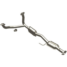 Load image into Gallery viewer, MagnaFlow Exhaust Products 334311 California CARB Direct-Fit Catalytic Converter for Select Ford Aerostar