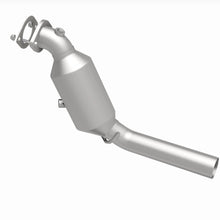 Load image into Gallery viewer, MagnaFlow Exhaust Products 280265 OEM Grade Direct-Fit Catalytic Converter for Select Ford Explorer, Ford Police Interceptor Utility