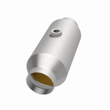 Load image into Gallery viewer, MagnaFlow Exhaust Products 5551356 California CARB Universal Catalytic Converter for Select Chrysler Aspen, Chrysler Town &amp; Country, Dodge Durango, Dodge Grand Caravan, Dodge Nitro, Dodge Ram 1500, Dodge Ram 2500, Ford E-150, Ford E-250, Ford E-350 Super