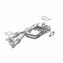 Load image into Gallery viewer, MagnaFlow Exhaust Products 5531447 California CARB Manifold Catalytic Converter for Select Saab 9-2X, Subaru Forester, Subaru Impreza, Subaru Legacy, Subaru Outback