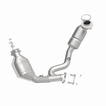 Load image into Gallery viewer, MagnaFlow Exhaust Products 5411466 California CARB Direct-Fit Catalytic Converter for Select Ford Taurus, Mercury Sable