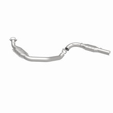 Load image into Gallery viewer, MagnaFlow Exhaust Products 447267 California CARB Direct-Fit Catalytic Converter for Select Chevrolet Express 2500, Chevrolet Express 3500, GMC Savana 2500, GMC Savana